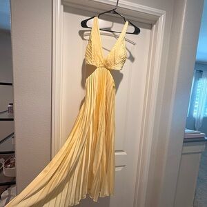 Abercrombie & Fitch Pale Yellow Pleated Maxi Dress